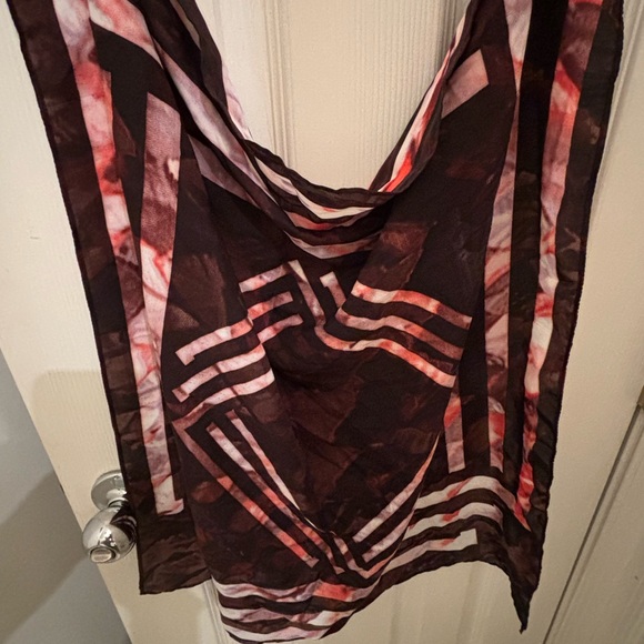 Soft and silky women's neck scarf - Picture 2 of 6